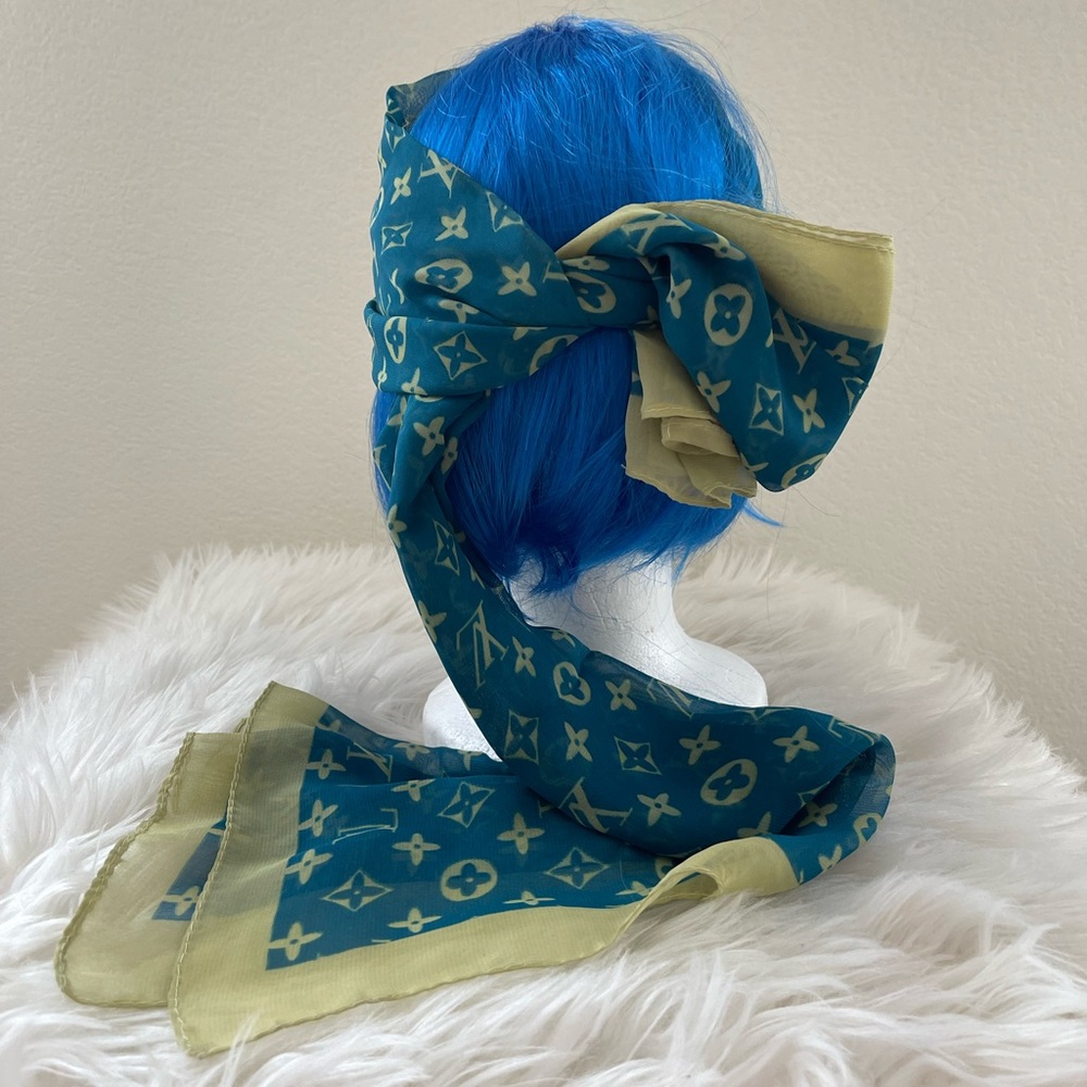 Blue Bob Wig and or Scarf - Picture 13 of 16